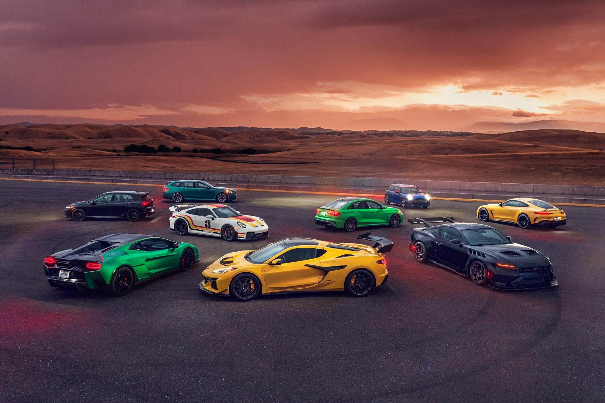 Road & Track PCOTY 2026: εννέα supercars και sport μοντέλα στα όριά τους, σε δρόμο και πίστα 